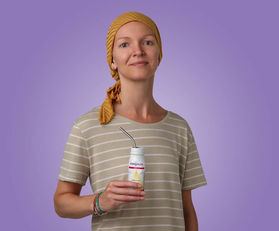 woman-with-cenaman-sip-feed